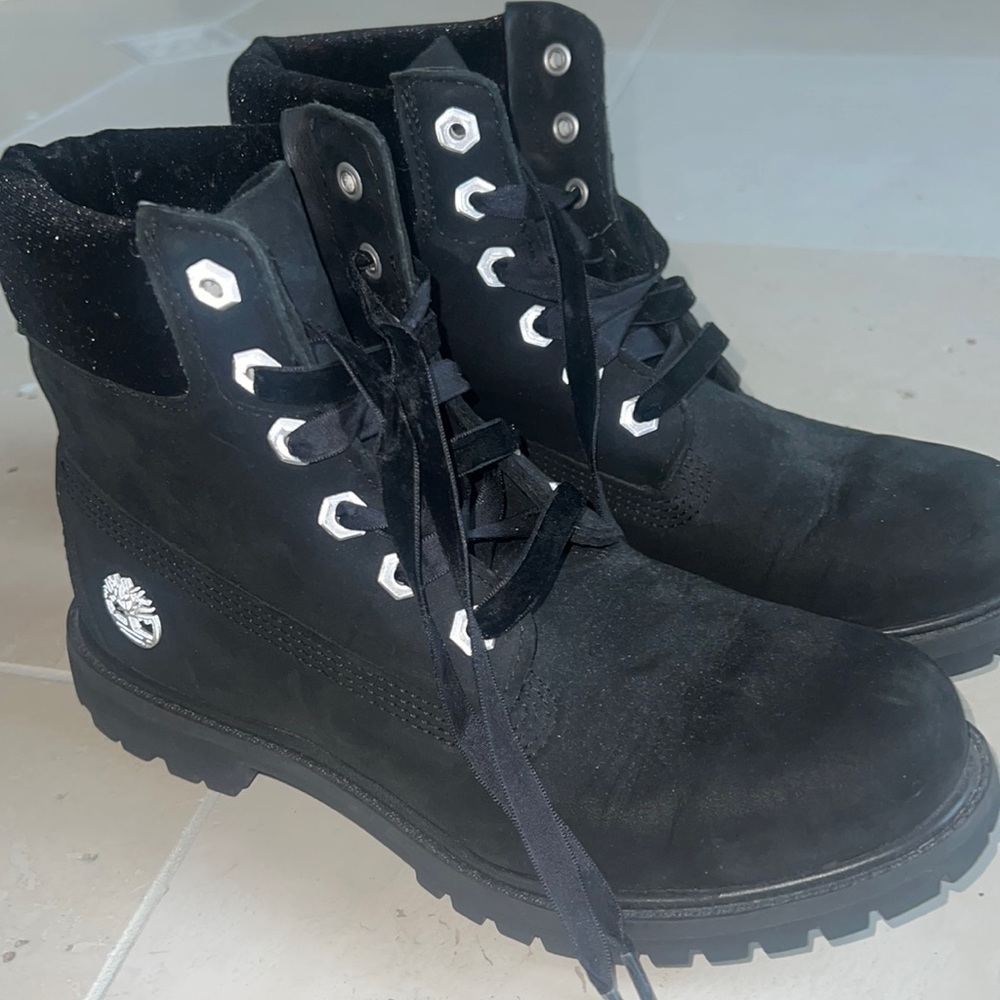 Timberland boots with velvet detail